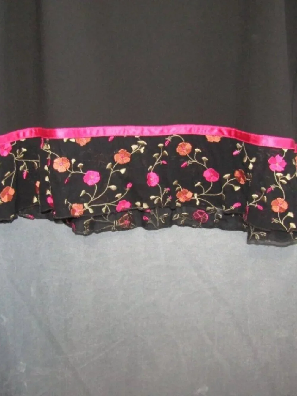 Karen Kane Lifestyle Skirt Size 14 Black Pink Floral Embroidered Trim Womens